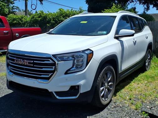Summit White 2022 GMC Terrain SLT