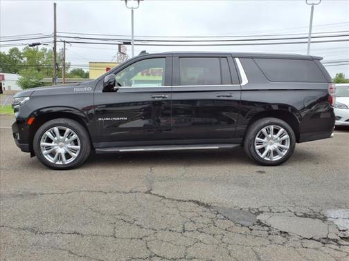 2022 Chevrolet Suburban 4WD High Country
