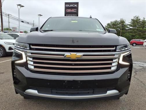 2022 Chevrolet Suburban 4WD High Country