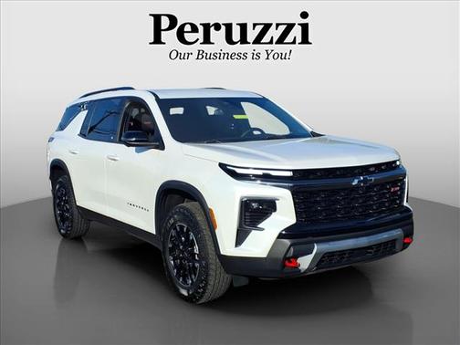 Iridescent Pearl Tricoat 2025 Chevrolet Traverse AWD Z71