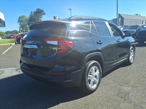 Ebony Twilight Metallic 2022 GMC Terrain SLE