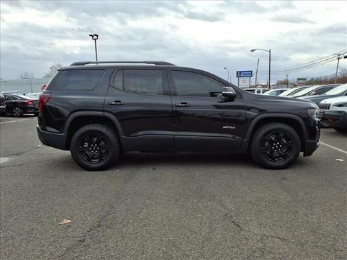 2023 GMC Acadia AWD AT4