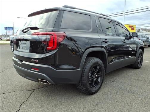 2023 GMC Acadia AWD AT4