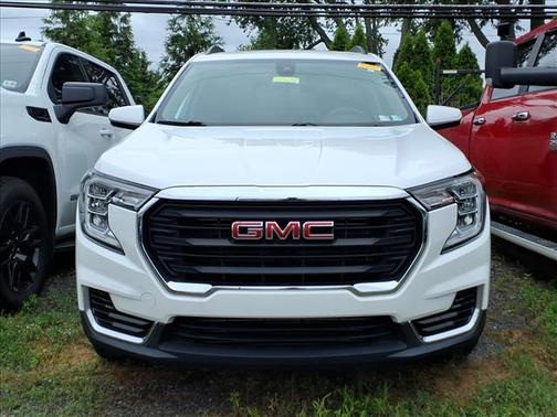 Summit White 2023 GMC Terrain SLE