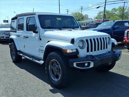 Bright White Clearcoat 2021 Jeep Wrangler Unlimited Sahara