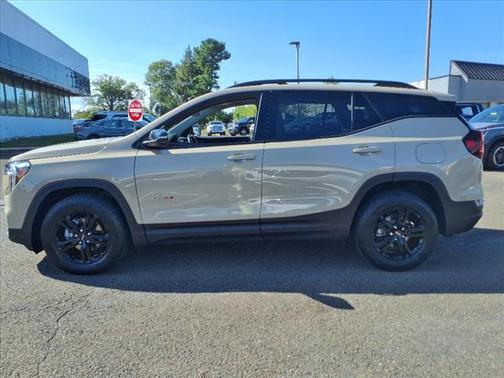 2022 GMC Terrain AWD AT4