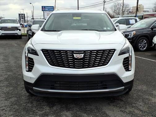 2022 Cadillac XT4 Premium Luxury