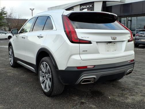 2022 Cadillac XT4 Premium Luxury