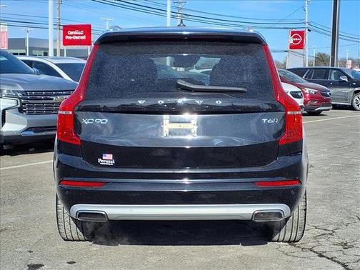 2021 Volvo XC90 T6 Momentum