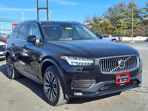 2021 Volvo XC90 T6 Momentum