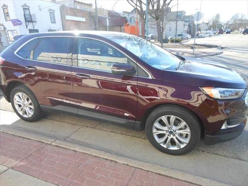 2022 Ford Edge Titanium