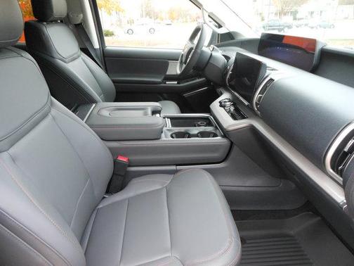 2025 Ford Expedition Max Active 4x4