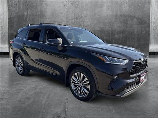 2022 Toyota Highlander Platinum