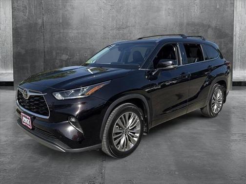 2022 Toyota Highlander Platinum