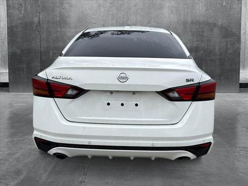 2021 Nissan Altima SR FWD