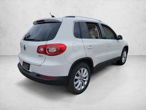 2011 Volkswagen Tiguan SE