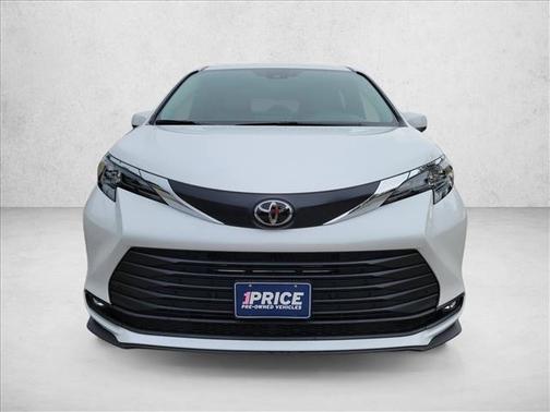 Wind Chill Pearl 2026 Toyota Sienna XLE