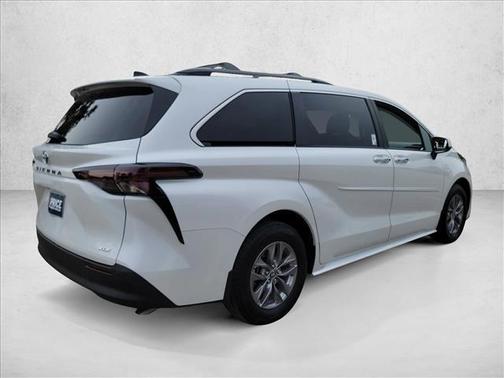 Wind Chill Pearl 2026 Toyota Sienna XLE