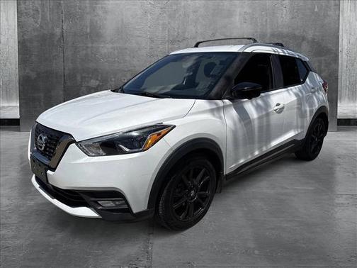 2020 Nissan Kicks SR