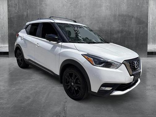 2020 Nissan Kicks SR