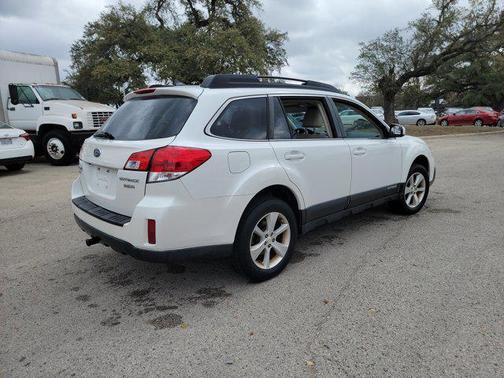 2013 Subaru Outback 3.6R Limited
