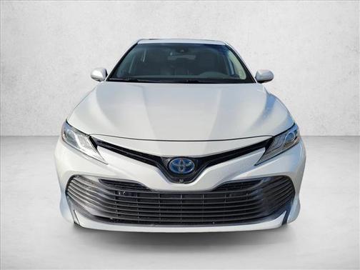 2019 Toyota Camry Hybrid XLE