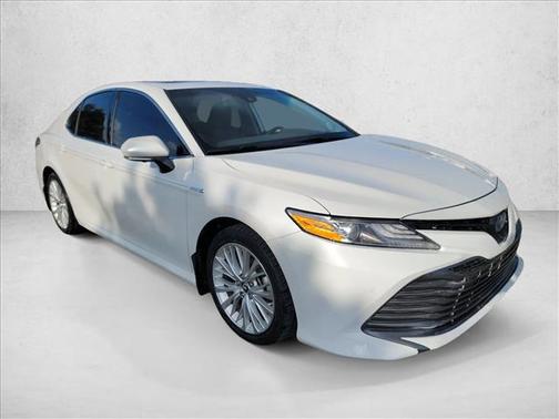 2019 Toyota Camry Hybrid XLE