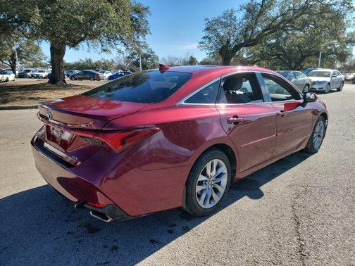 2020 Toyota Avalon XLE