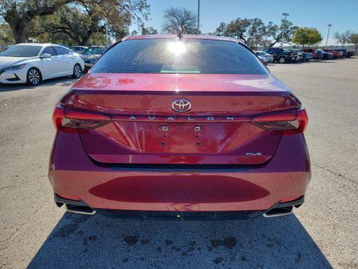 2020 Toyota Avalon XLE