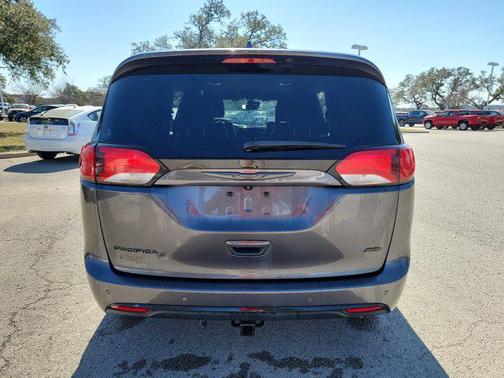 2020 Chrysler Pacifica L