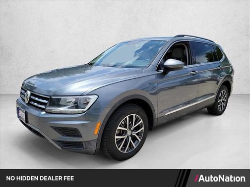 Platinum Gray Metallic 2018 Volkswagen Tiguan 2.0T SE