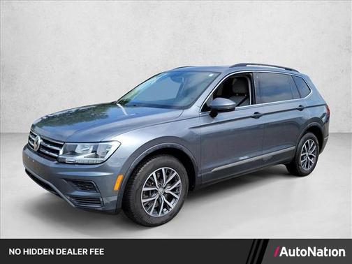 Platinum Gray Metallic 2018 Volkswagen Tiguan 2.0T SE