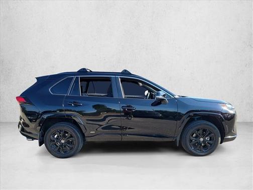 2023 Toyota RAV4 Hybrid SE