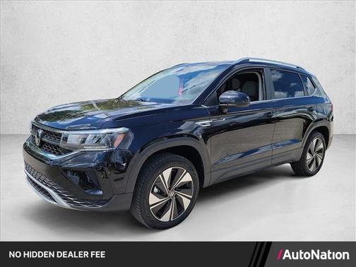 Deep Black Pearl 2024 Volkswagen Taos 1.5T SE