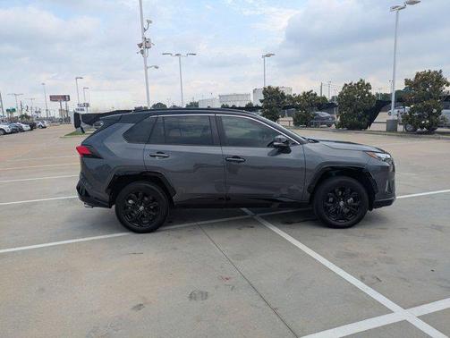 2023 Toyota RAV4 Hybrid SE
