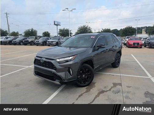2023 Toyota RAV4 Hybrid SE