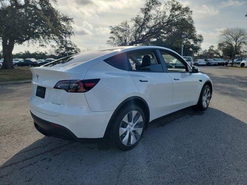 2022 Tesla Model Y Long Range Dual Motor All-Wheel Drive