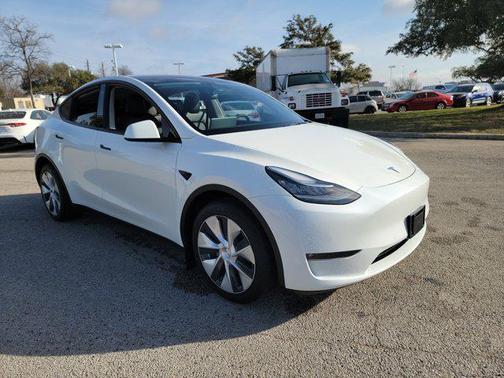2022 Tesla Model Y Long Range Dual Motor All-Wheel Drive