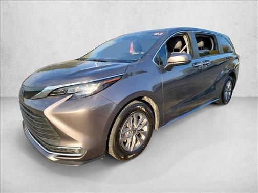 2023 Toyota Sienna XLE 7 Passenger
