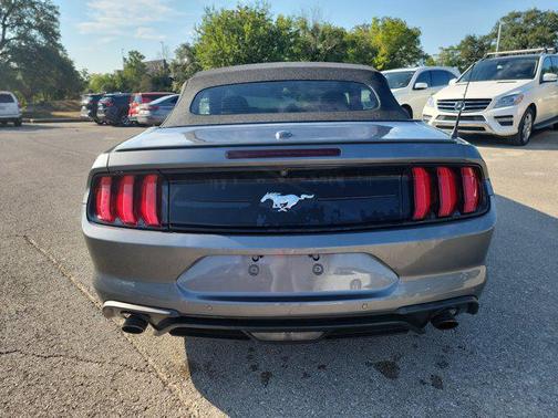 2021 Ford Mustang EcoBoost