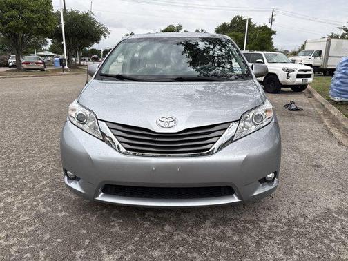 2013 Toyota Sienna XLE