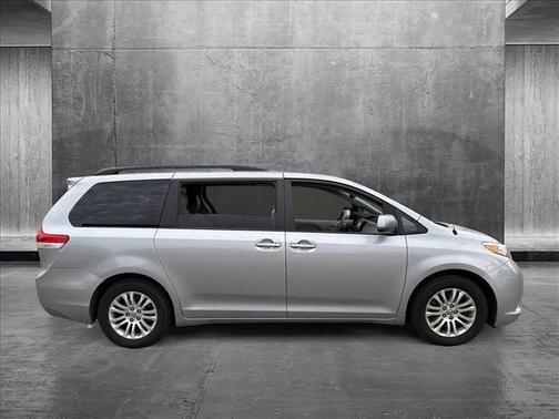 2013 Toyota Sienna XLE