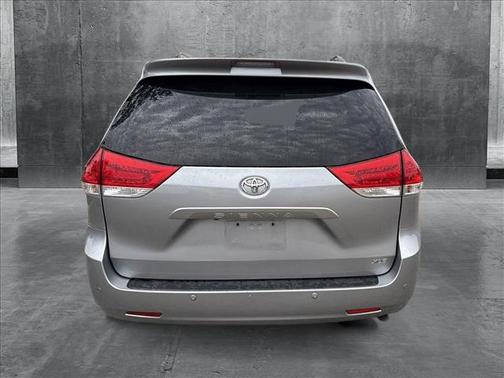 2013 Toyota Sienna XLE