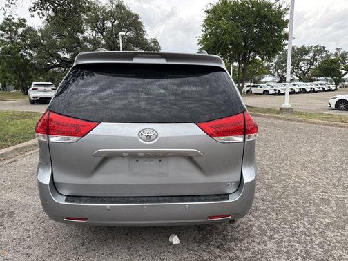2013 Toyota Sienna XLE