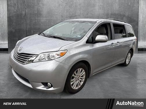2013 Toyota Sienna XLE