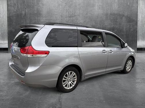 2013 Toyota Sienna XLE