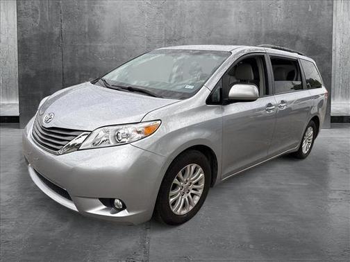 2013 Toyota Sienna XLE