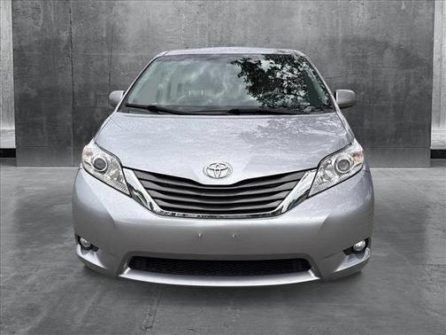 2013 Toyota Sienna XLE