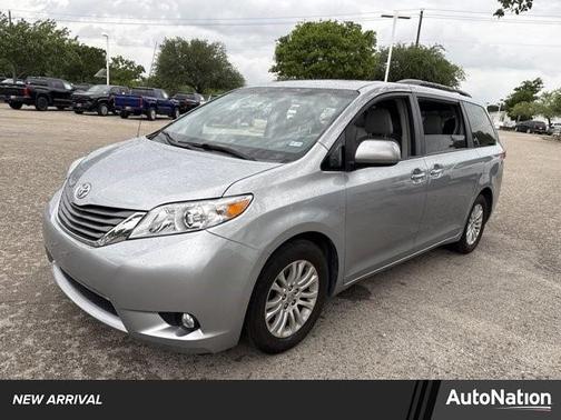 2013 Toyota Sienna XLE