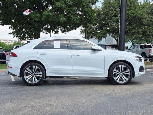 Glacier White Metallic 2020 Audi Q8 55 Premium Plus